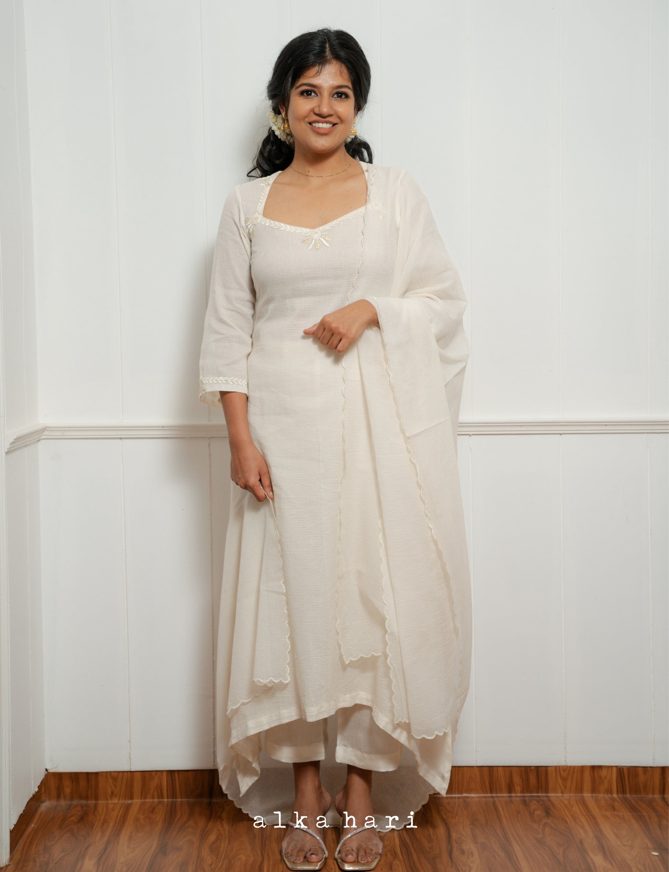Hamsini Kurta